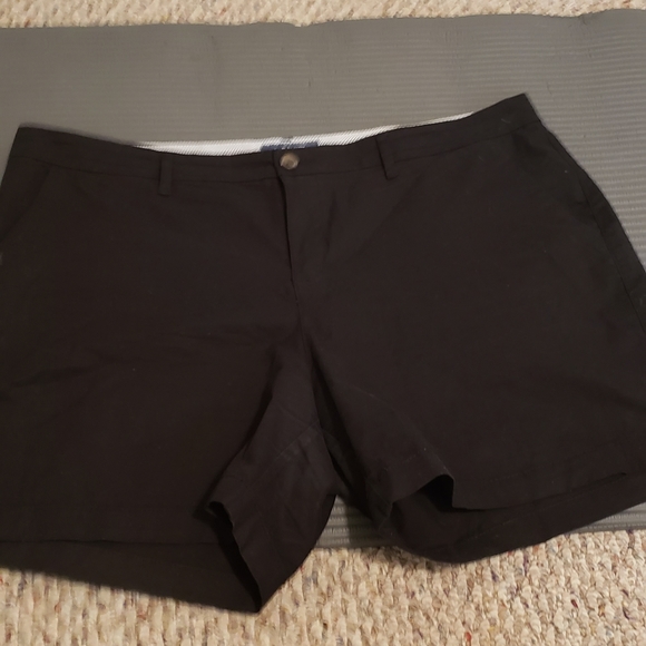 Shorts - Picture 3 of 3